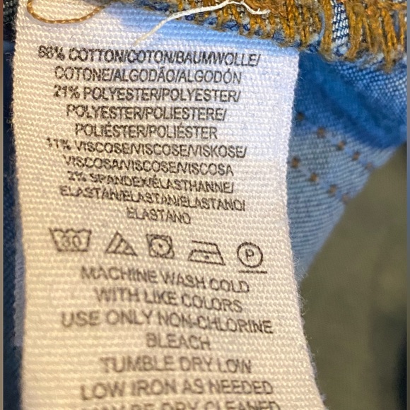 Free People Float on flare denim jeans Sz 26 R dark wash Retro 70s frayed hem - Picture 10 of 16